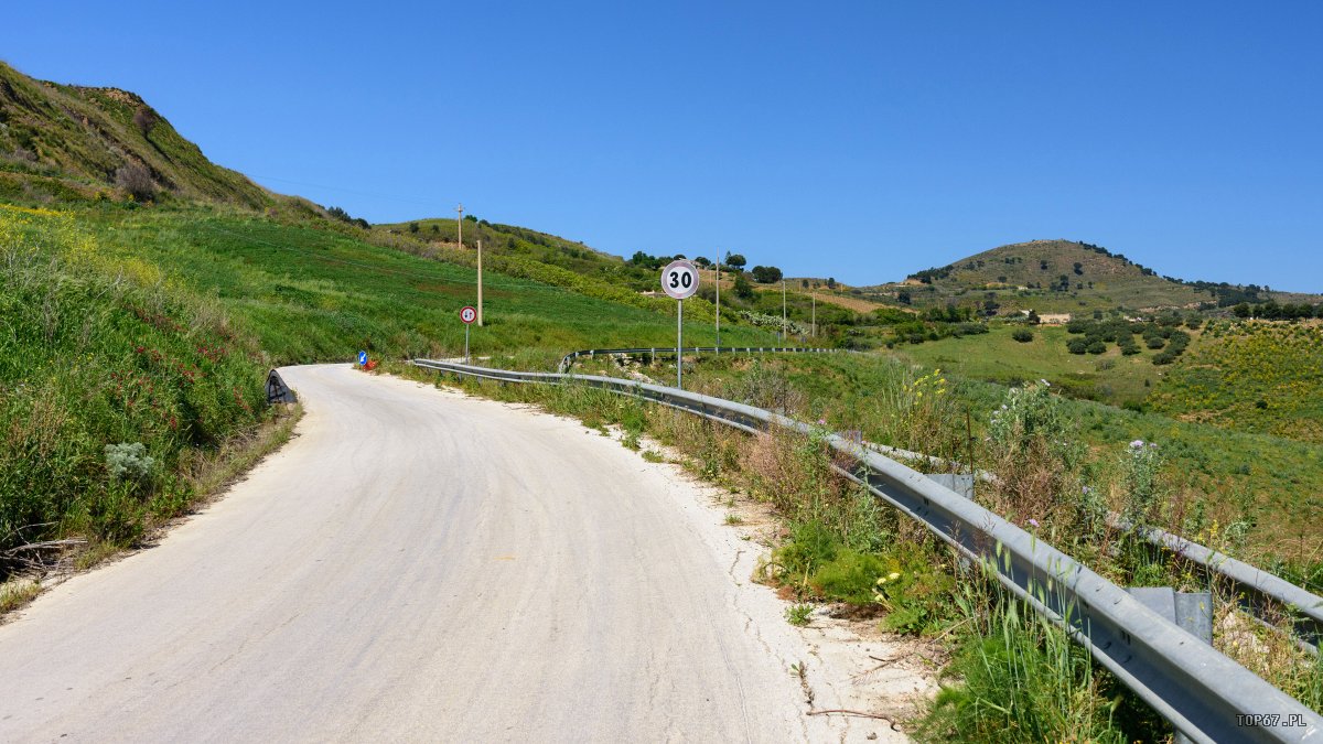 TPC_2312.jpg - okolice Segesta